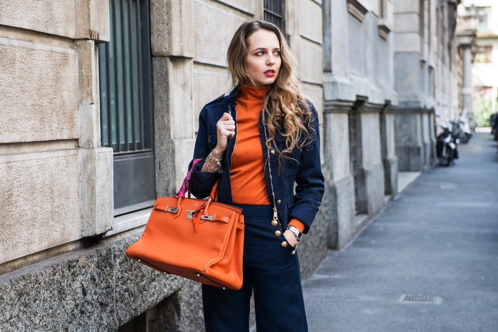 Outfit Arancio e Blue: Il Best of dei look