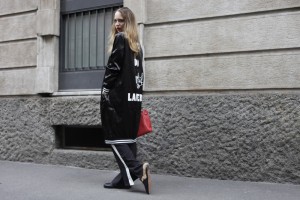 how to style long bomber