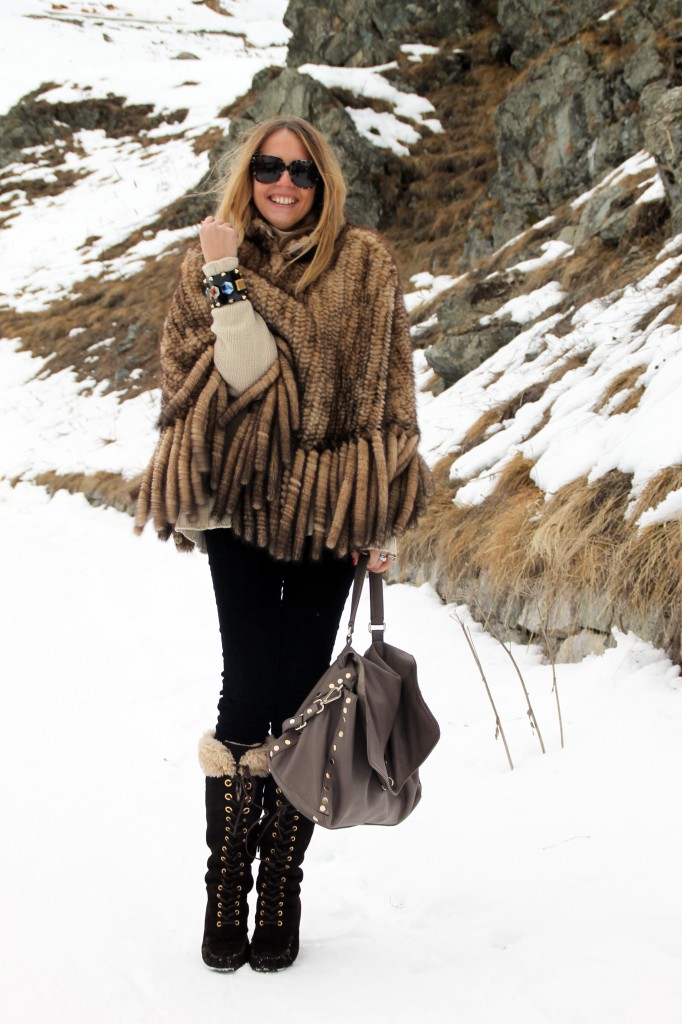 How to wear a Poncho in Mountain | The Ugly Truth of V